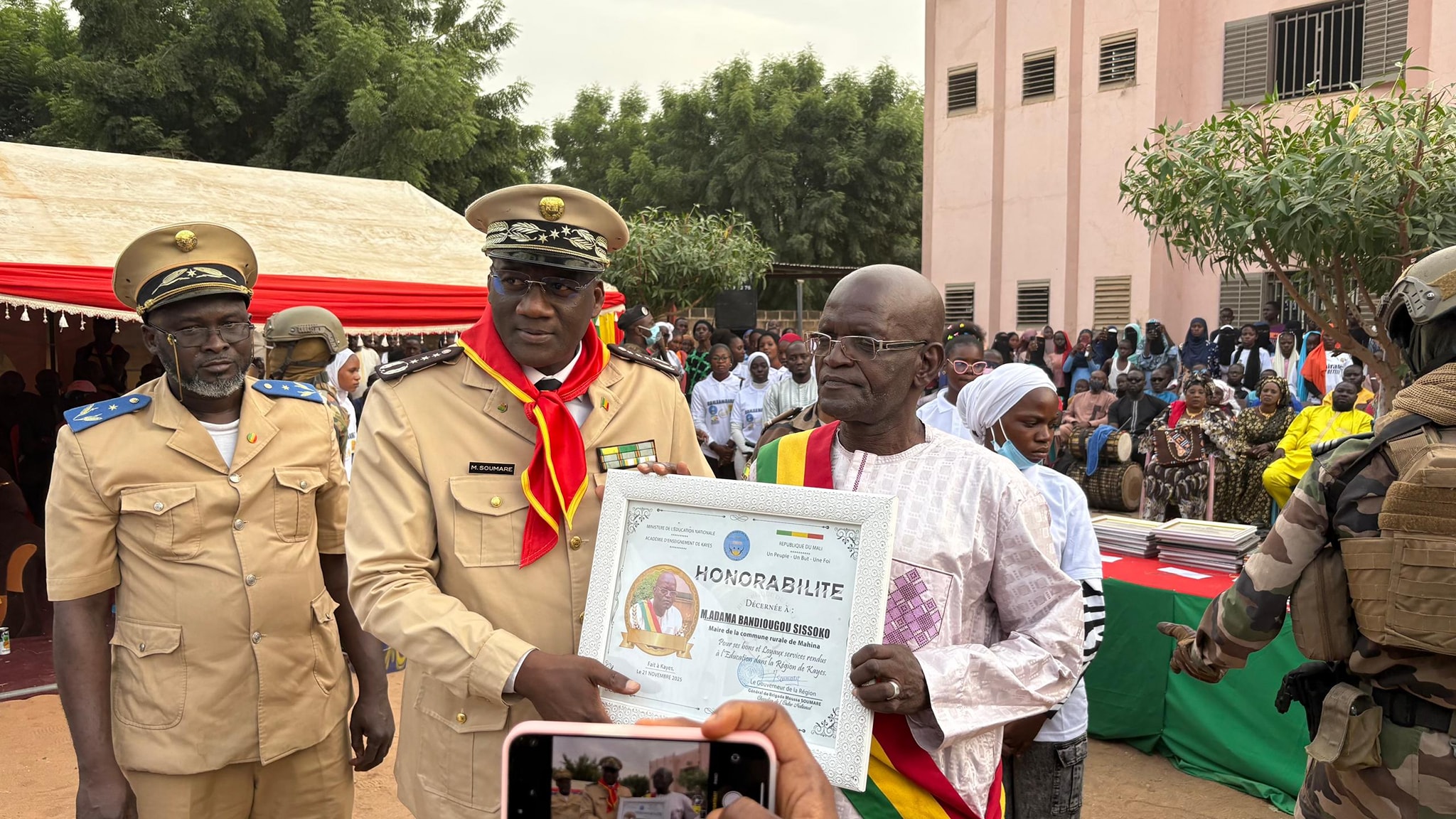 4ᵉ ÉDITION DE LA JOURNÉE DU BON ÉLÈVE ET DE LA RECONNAISSANCE DU MÉRITE